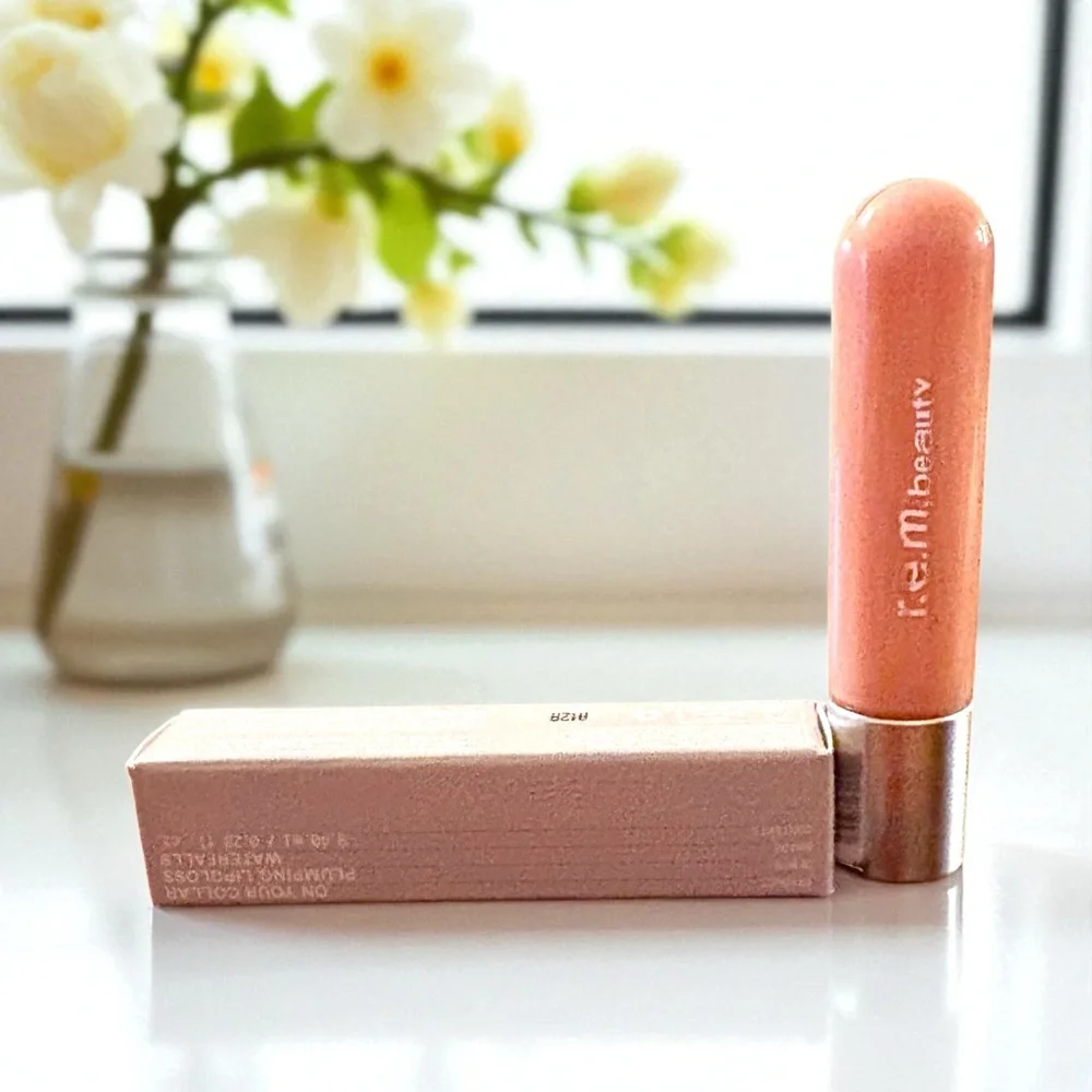 💎 r.e.m. Beauty On Your Collar Plumping Lip Gloss in Waterfalls New in Box